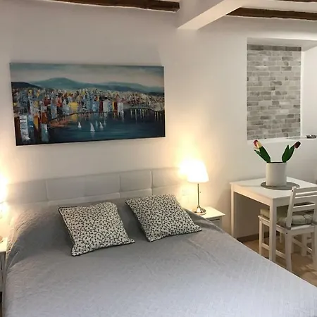 Rilati Old Town Palace 2 Guest house