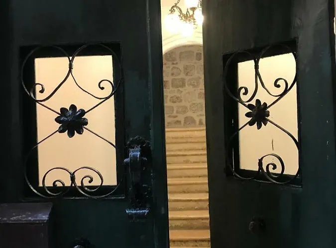 Rilati Old Town Palace 2 3*